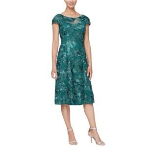Alex Evenings Embroidered Emerald Green Elegant Lace Dress Size 6